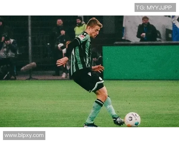 汉诺威96凭主场胜利稳固积分榜前四位置 汉诺威96凭主场胜利稳固积分榜前四位置